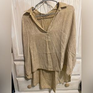 ⭐️SOLD⭐️ Boutique top